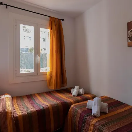 84 Est & Oest, By Menorcarentals 度假居 *