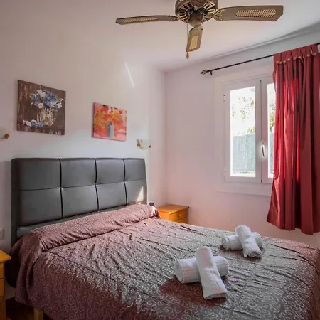 84 Est & Oest, By Menorcarentals Сон-Боу