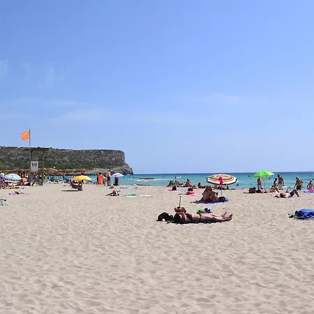 84 Est, Oest, Hébergement de vacances *