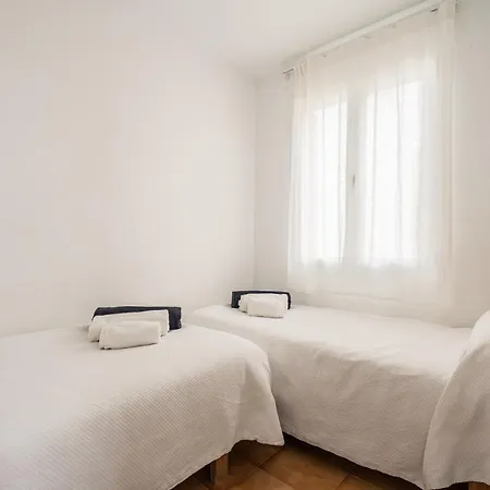 84 Est & Oest, By Menorcarentals Holiday home *